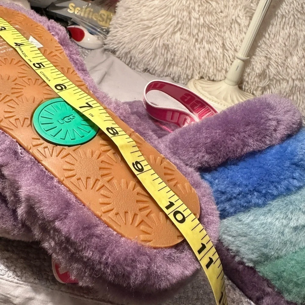 UGG, multicolored fur slides. NWOT. Women’s US size 9. Sandals/ sling backs. - Picture 7 of 7